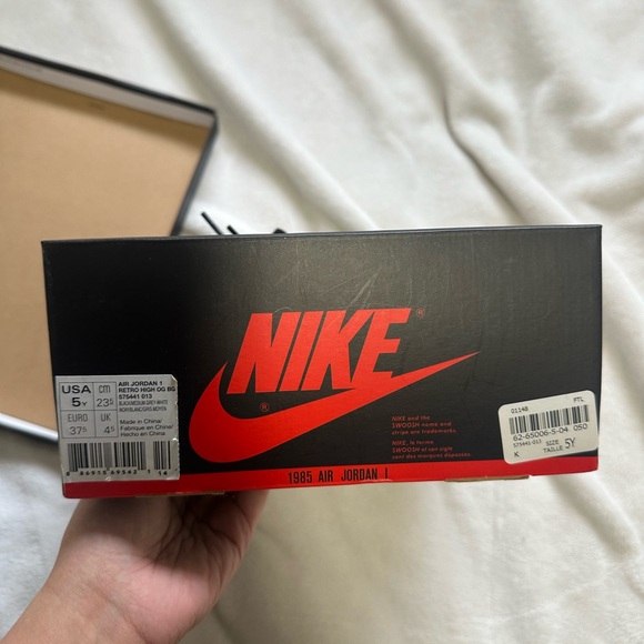 Air Jordan 1 High OG Shadows - Picture 2 of 3